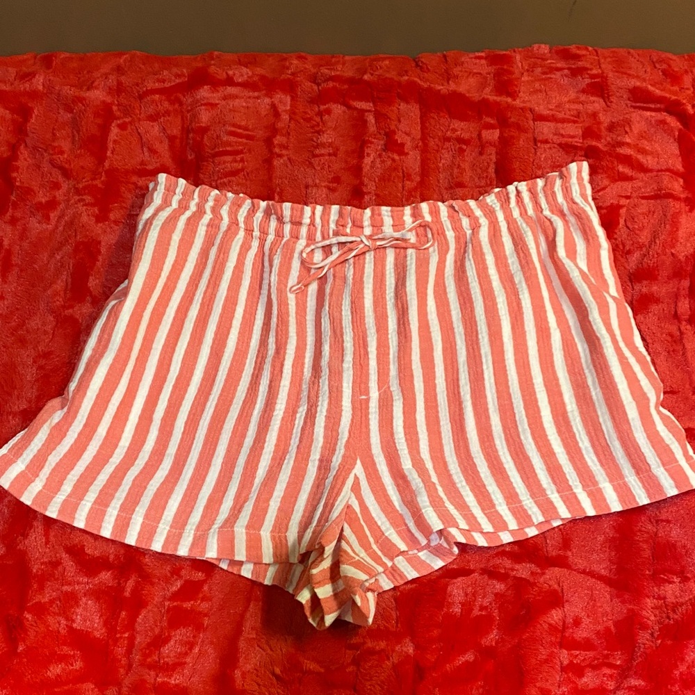 Universal Thread Coral and White Striped Shorts